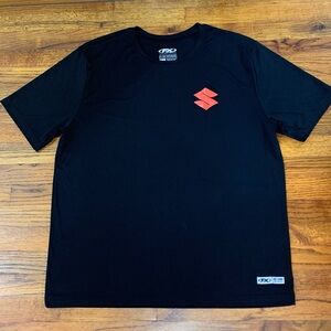 Suzuki FX Dri-Core Performance Tee T-Shirt Black
Men’s Teen Size XXL
Super Soft